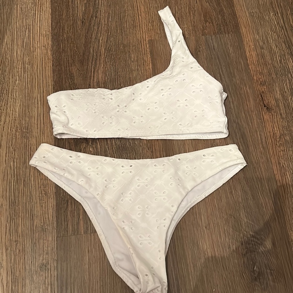 Flower design one shoulder bikini
